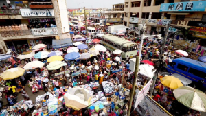 the-biggest-market-in-accra-ghana-street-